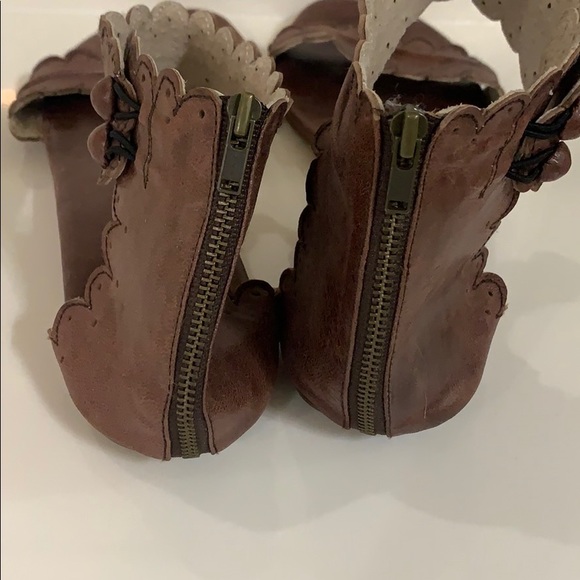 Leather Sandals - Picture 3 of 5